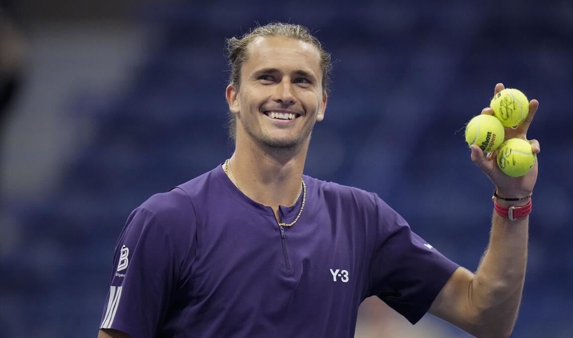 Zverev glückt Neuanfang in New York - Kontakt zu den Nadals Alexander Zverev hat sich erfolgreich auf der Grand-Slam-Bühne zurückgemeldet.
