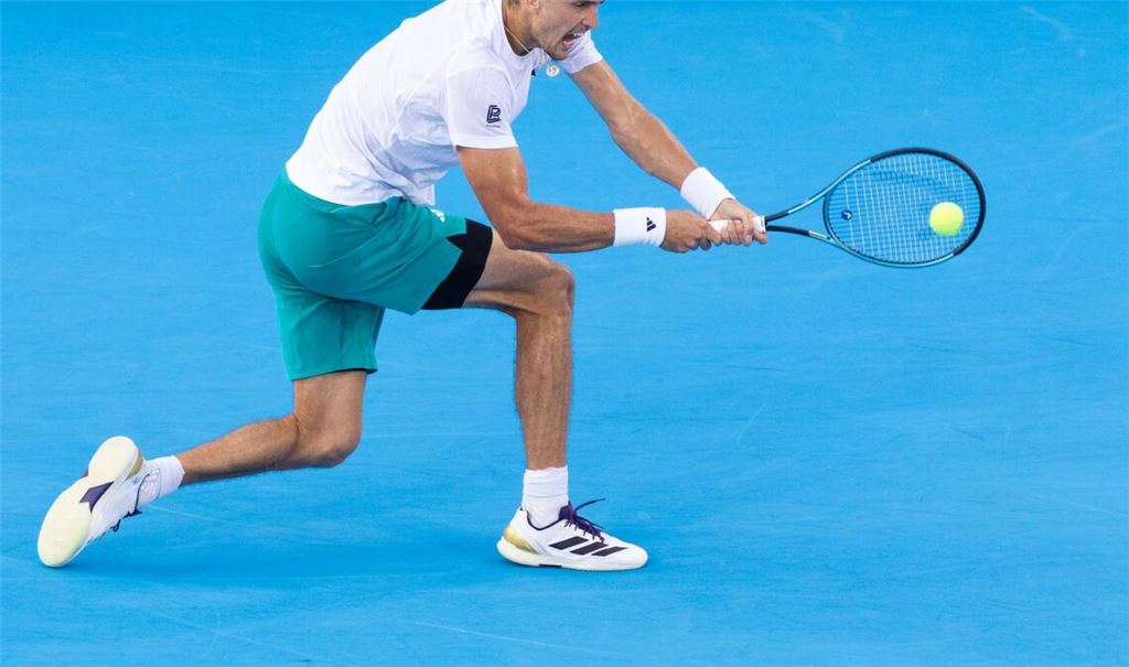 Alexander Zverev schied im Mixed-Wettbewerb der US Open früh aus. (Archivbild)