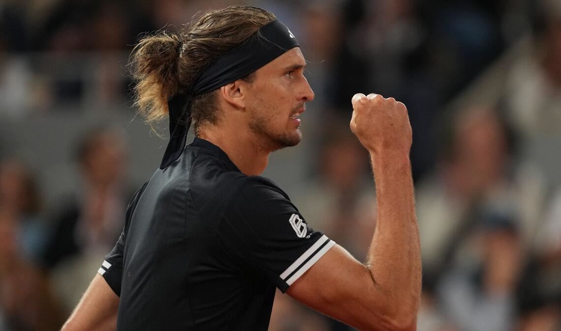 Alexander Zverev will in Paris noch zwei Siege bejubeln.