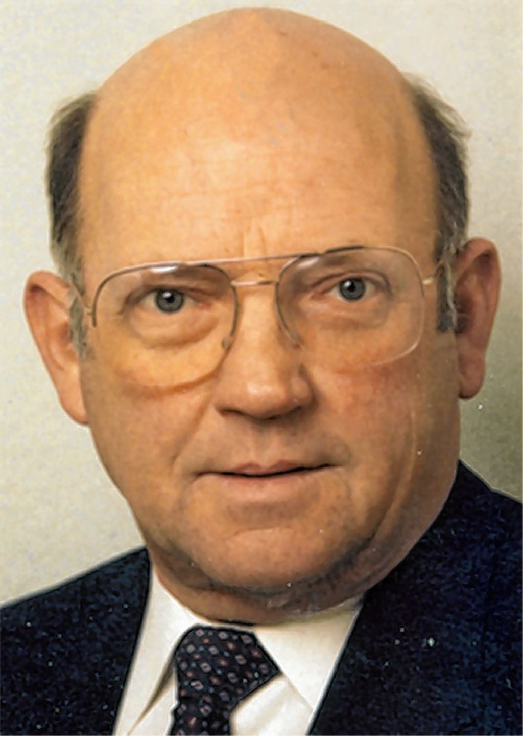 Alfred Pfisterer †.