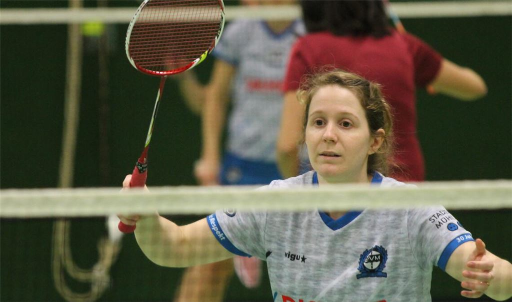 Aline Häcker gewinnt in der Hinrunde alle Dameneinzel und trägt so einen großen Teil zum Erfolg der Badmintonmannschaft in der Landesliga bei, Fotos: privat