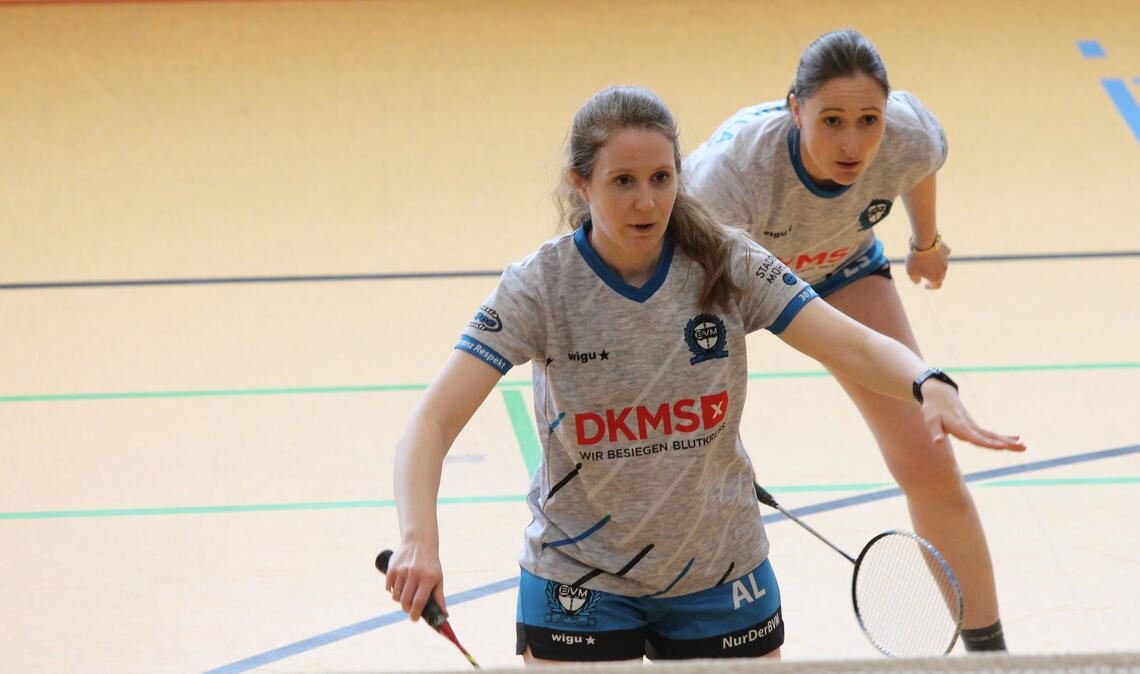 Aline Häcker (li.) und Luisa Schypulla punkten gemeinsam im Abstiegsduell.