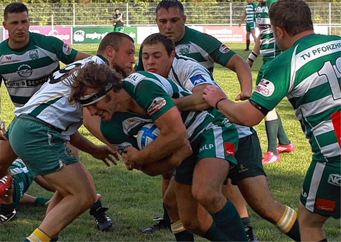 Alle Kraft für die Rückrunde: Spielertrainer John Willis, hier 2012 in einem Europacup-Spiel am Ball, will mit dem TV Pforzheim in zwei Deutschen Meisterschaften hoch hinaus. Archivfoto: Jürgen Keller
