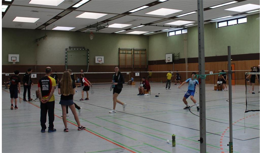 Alle Spielfelder werden von den rund 70 Teilnehmern bespielt.