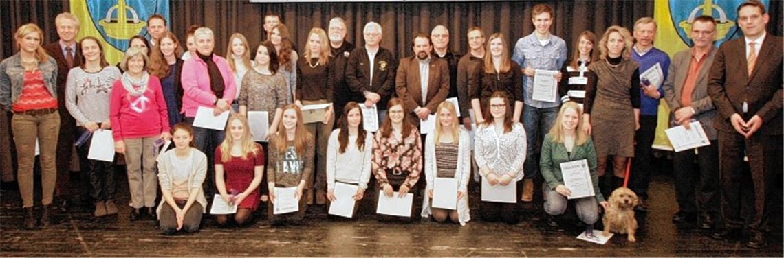 Allein bei den Ehrungen ab Süddeutscher Meisterschaft und höher kommt eine stattliche Gruppe zusammen. Fotos: Keller