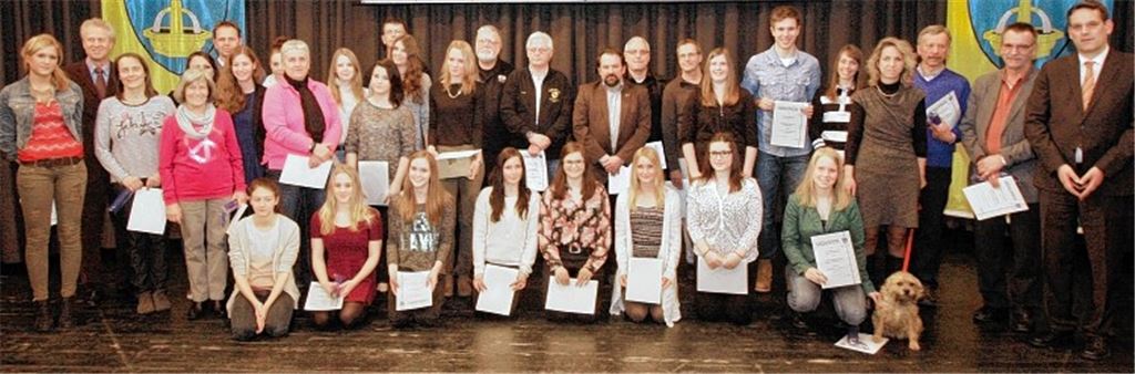 Allein bei den Ehrungen ab Süddeutscher Meisterschaft und höher kommt eine stattliche Gruppe zusammen. Fotos: Keller