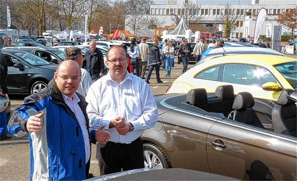 Alles, was Räder hat, zieht magisch an: Auch der 29. Pforzheimer Automarkt entpuppt sich als ein großer Erfolg.Die Veranstaltung auf dem Messplatz ist schon traditionell eine Anlaufstelle für zahlreiche Besucher aus Pforzheim, dem Enzkreis und darüber hinaus.