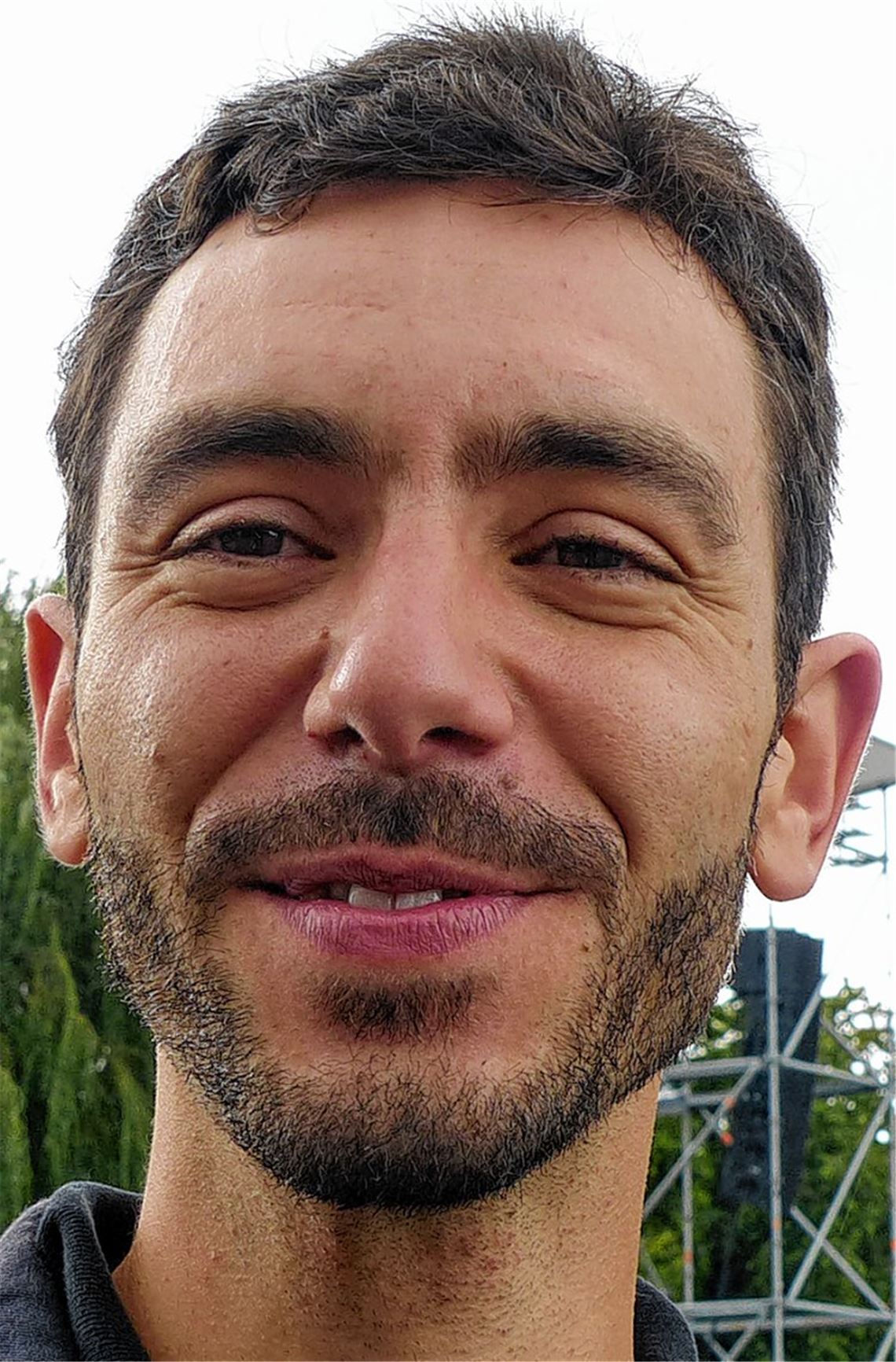 Alonso Lobato ist Produktionsassistent des Wired Aerial Theatre