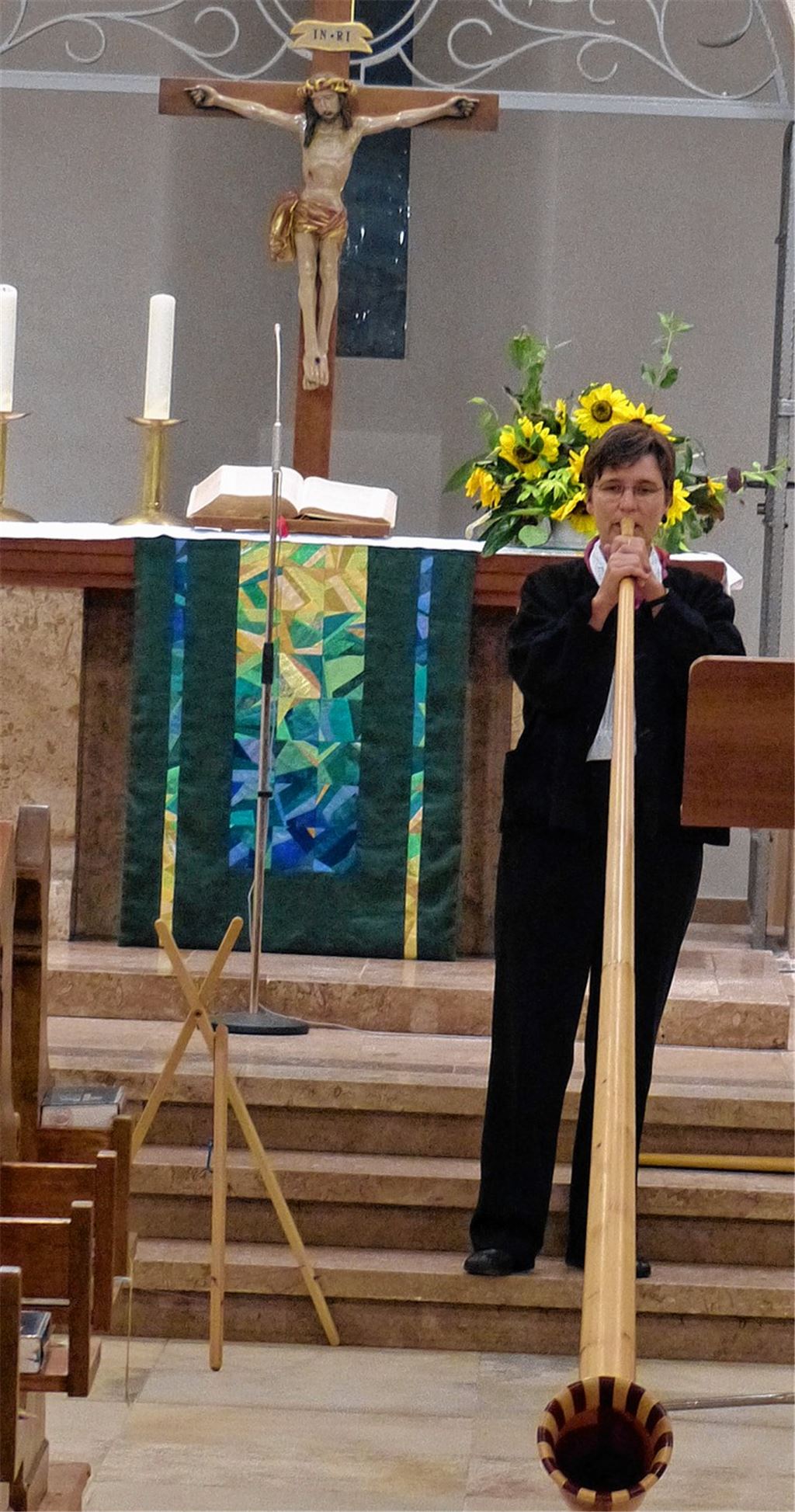Alphorn-Klänge steuert Ulrike Bantleon-Bader bei.