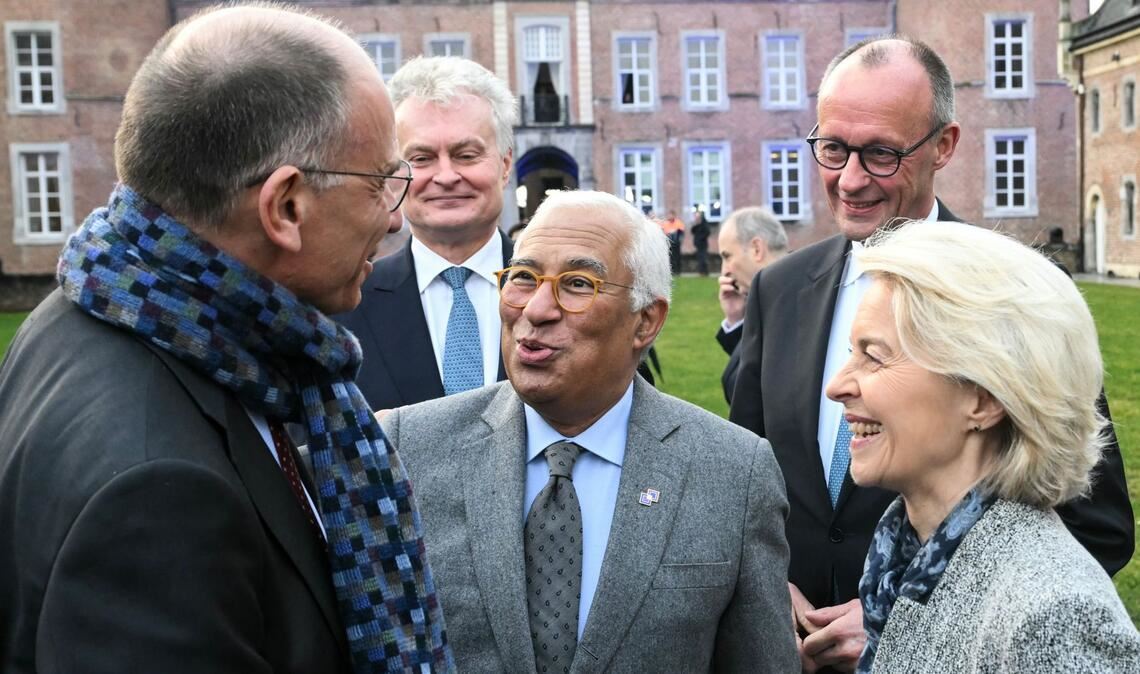 Als Experte geladen: Der ehemalige italienische Ministerpräsident Enrico Letta (l) hat 2024 einen Bericht zur Zukunft des europäischen Binnenmarkts erarbeitet.