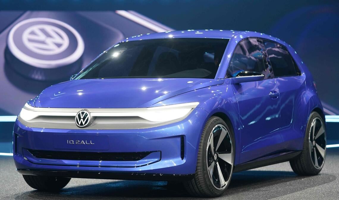 Als Studie hieß der Elektro-Polo 2023 noch ID.2all. Die Serienversion soll jetzt wieder den Namen Polo tragen. (Archivbild)