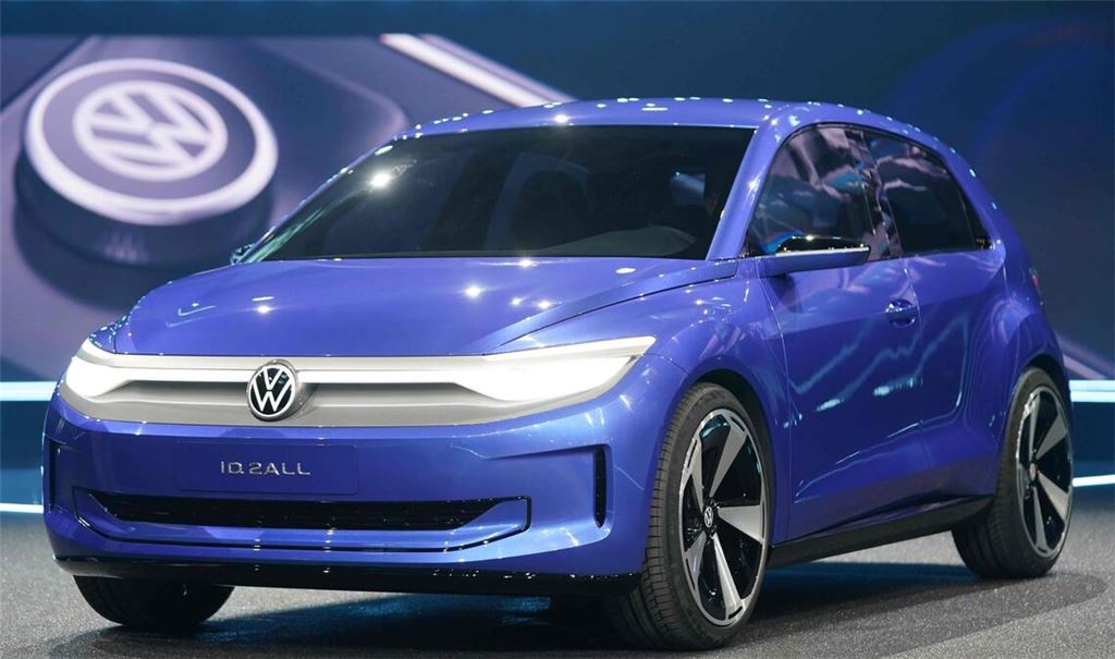 Als Studie hieß der Elektro-Polo 2023 noch ID.2all. Die Serienversion soll jetzt wieder den Namen Polo tragen. (Archivbild)