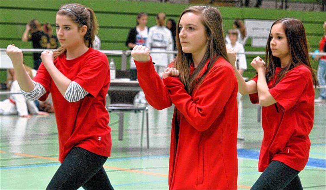 Als Trio beim Heimturnier siegreich: Mona Dobler, Jessica Wundschuh und Bengisu Kücük. Fotos: Stahlfeld
