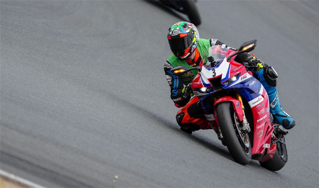 Als Zehnte in der Gesamt- und Achte in der EWC-Wertung fuhren Dominik Vincon (Foto), Daniel Rubin und Marco Fetz in Le Mans ins Ziel. Jetzt greift das Team in Spa an. Fotos: privat