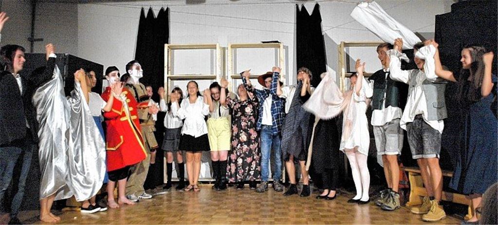 Schüler präsentieren schaurig-schönes Stück