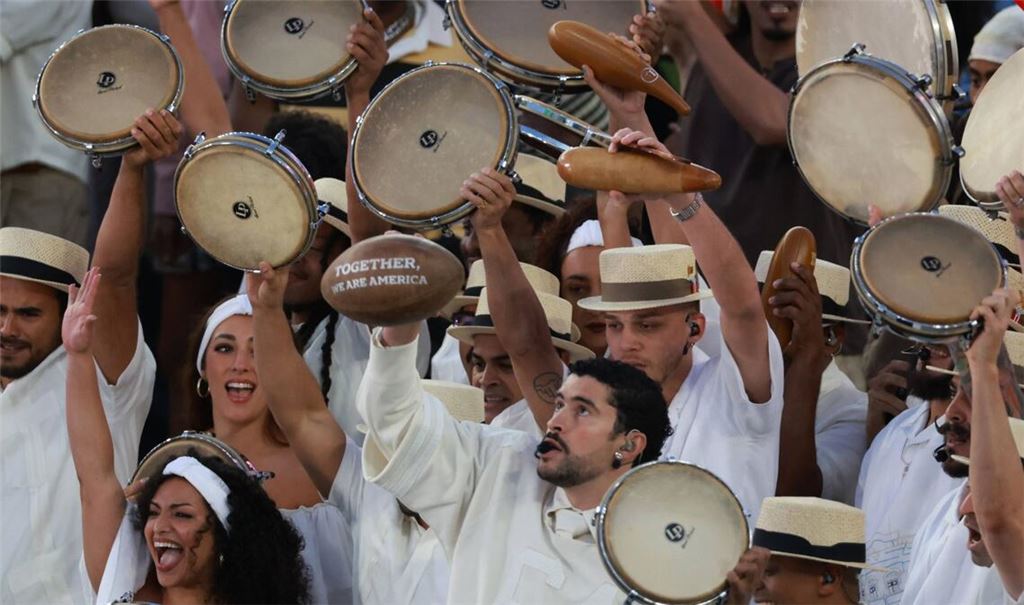 Als die NFL Bad Bunny im Herbst 2025 offiziell als Headliner ankündigte, löste das hitzige Debatten aus.