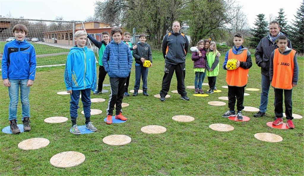 Brettspiel auf dem Fußballfeld