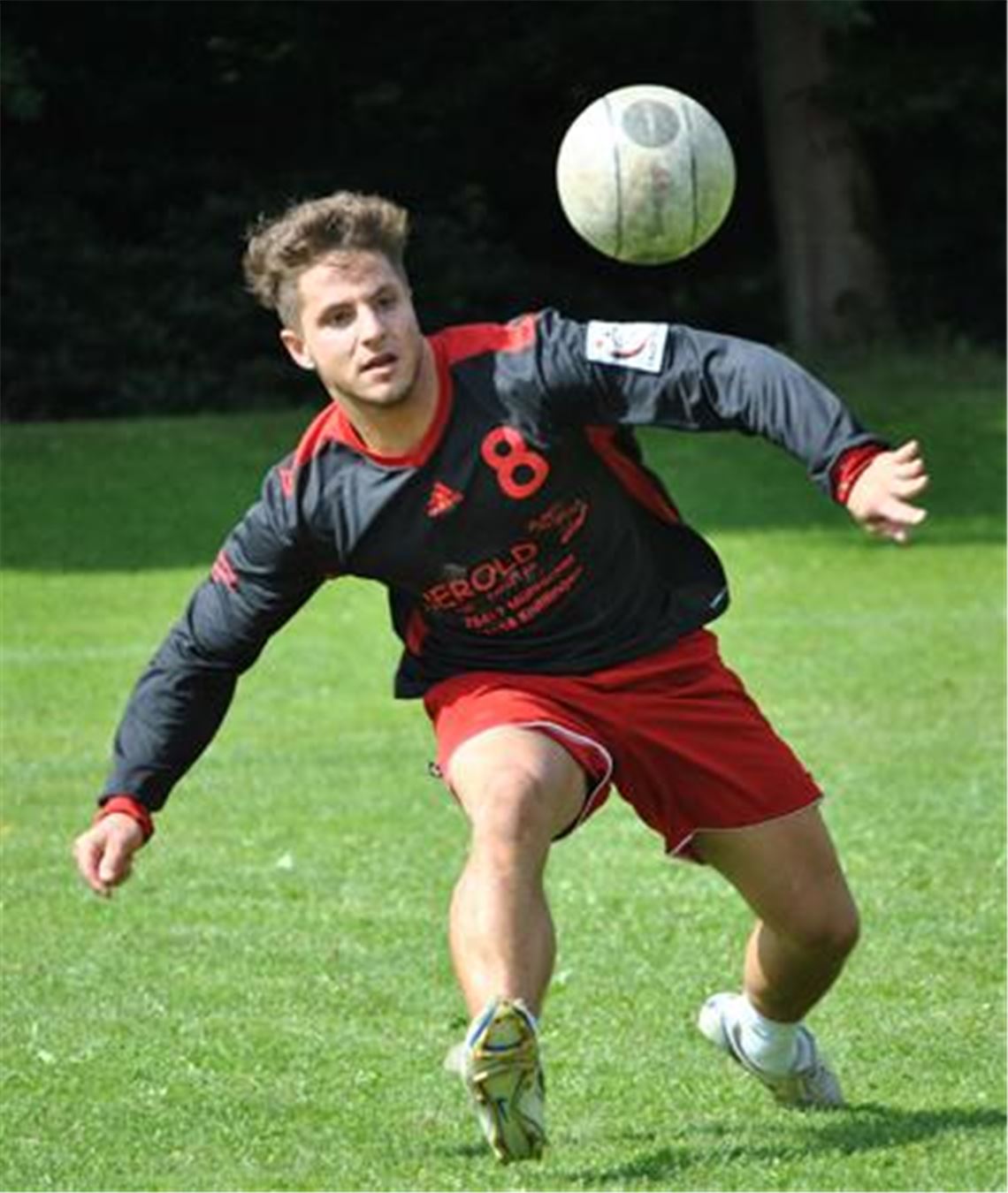 Als ruhender Pol im Mittelfeld den Ball stets im Auge: Zuspieler Mario Kühner.