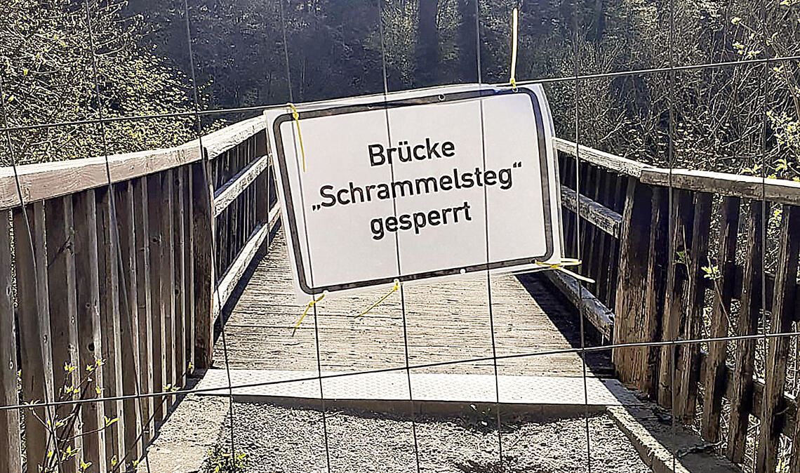 Also doch: Nach einer erneuten Überprüfung ist der Enzsteg in Enzberg kurzfristig gesperrt worden. Wie lang der Zustand andauert, ist noch unklar. Foto: privat