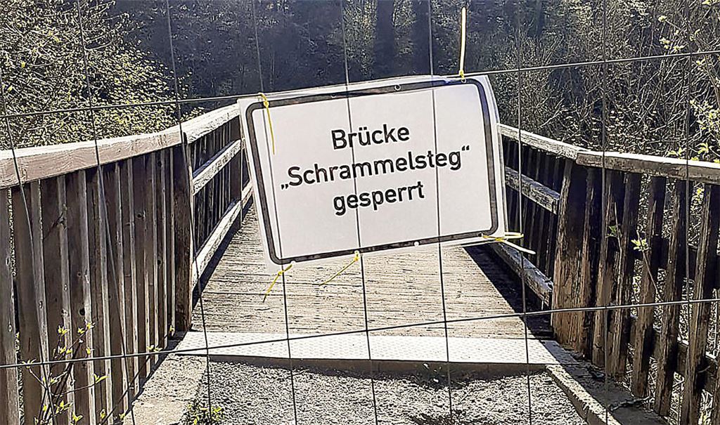 Also doch: Nach einer erneuten Überprüfung ist der Enzsteg in Enzberg kurzfristig gesperrt worden. Wie lang der Zustand andauert, ist noch unklar. Foto: privat
