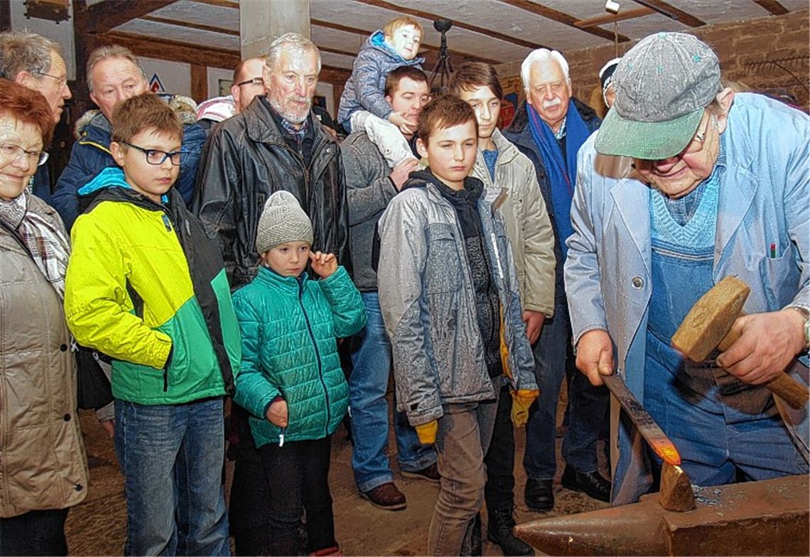Schmied-Schempf hat ein Eisen im Feuer