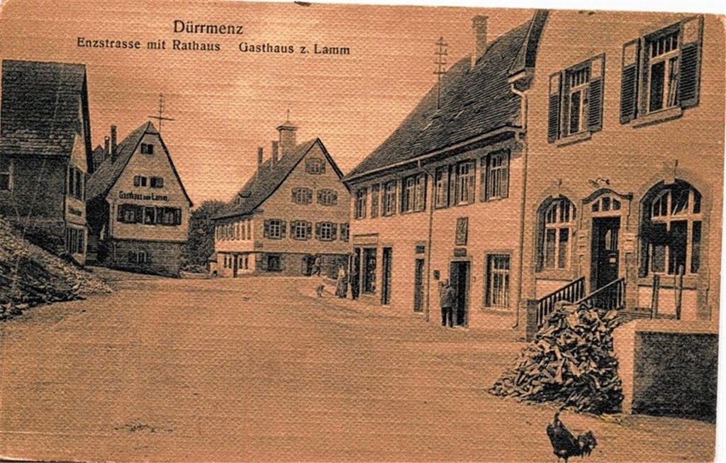 Idyll mit Hahn in Zeiten des Krieges