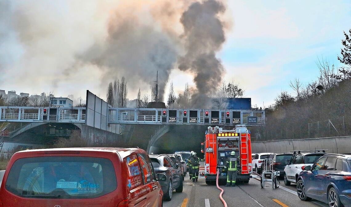 Am Dienstag brannte ein Sattelzug-Auflieger im Engelbergtunnel – ein Thema auch in den sozialen Medien.