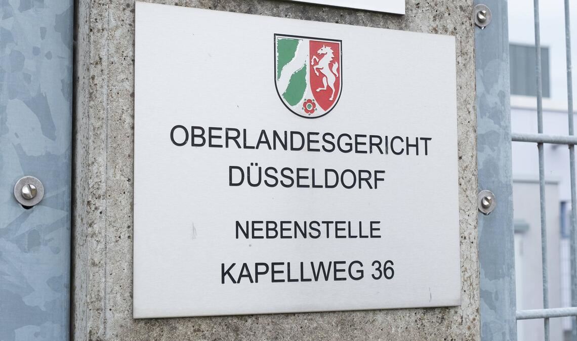 Am Düsseldorfer Oberlandesgericht hat nun der Prozess begonnen.
