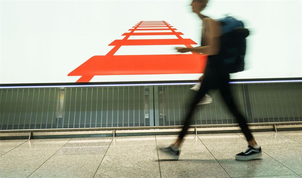Am Frankfurter Flughafen arbeiten Bahn und Airlines auch zusammen. (Symbolbild)