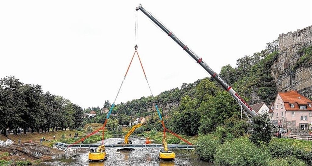 Millimeterarbeit mit 14-Tonnen-Koloss