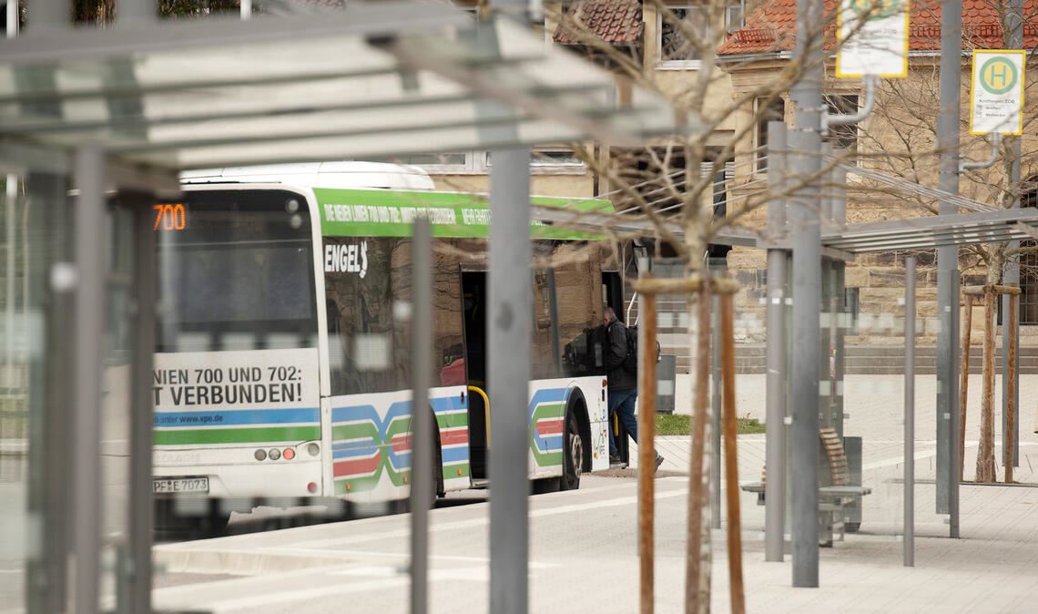 Smarte Ideen sollen Ruhestörer entlarven Am Knittlinger Busbahnhof könnten bald Lärmpegelmessungen stattfinden. Foto: Archiv