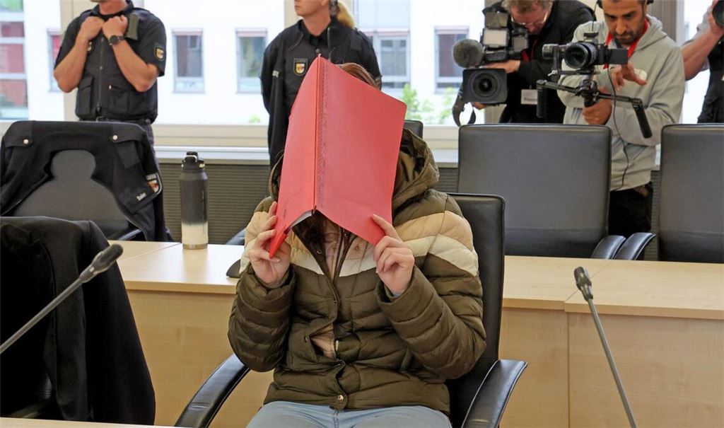 Am Landgericht Rostock wird der Prozess um den gewaltsamen Tod des achtjährigen Fabian aus Güstrow fortgesetzt.