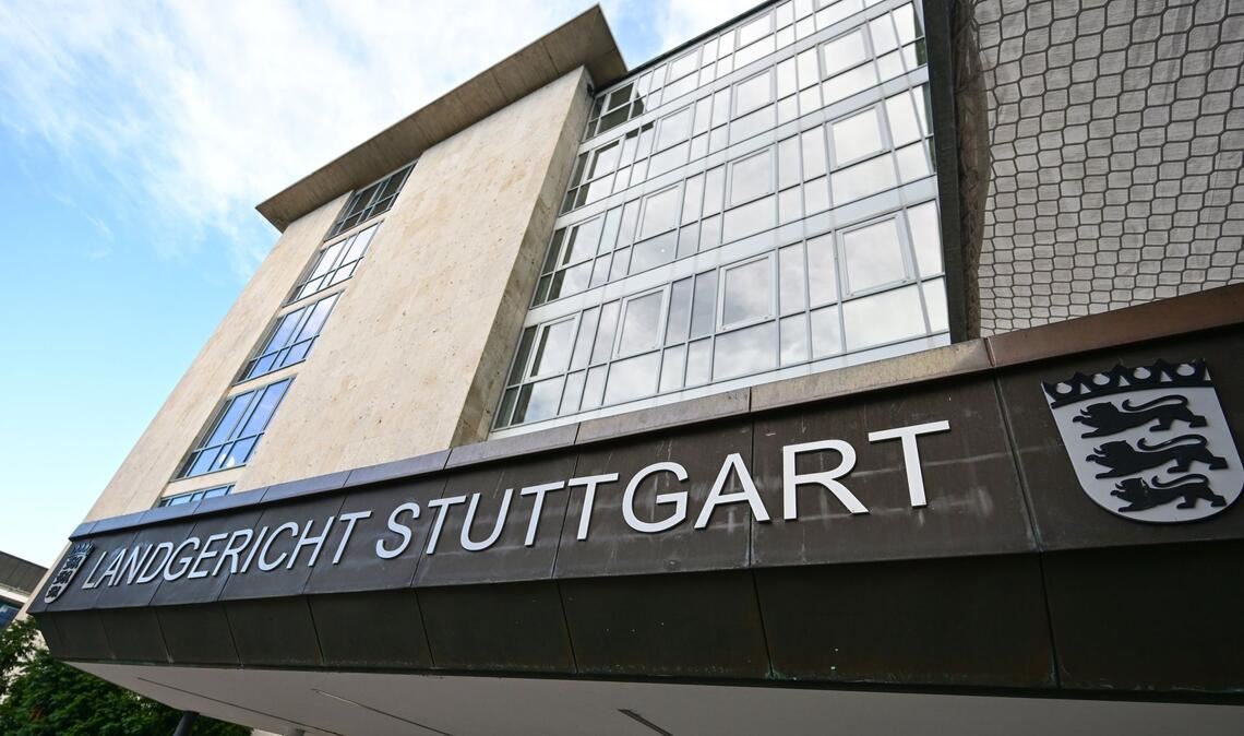 Am Landgericht stritten sich die Anwältin des Inspekteurs und die Anzeigeerstatterin im ersten Verfahren über eine Pressemitteilung der Kanzlei.