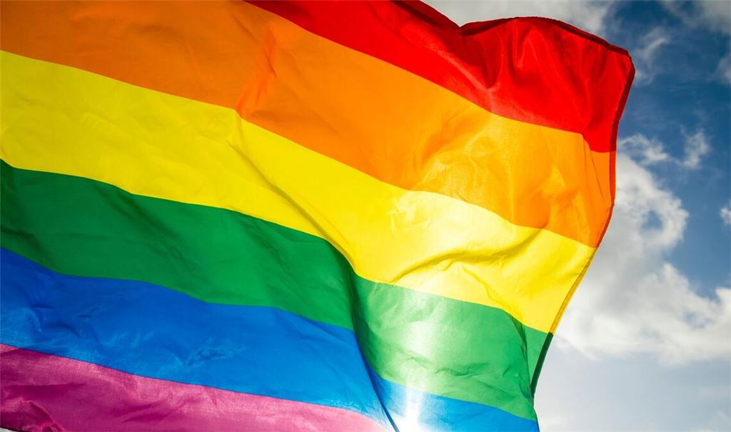 Am Sonntag zeigt das ZDF erstmals eine queere katholische Messe. (Symbolbild)