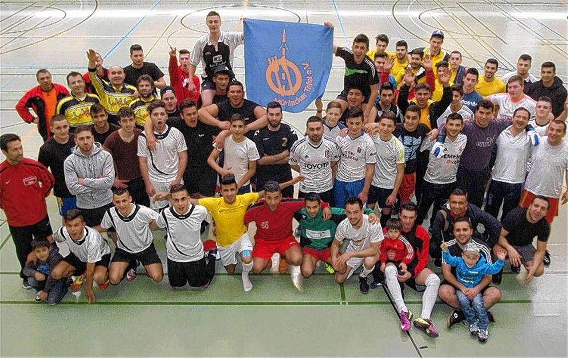 Am Tafelladen-Cup des Türkischen SV Mühlacker beteiligen sich elf Fußballteams. Foto: Fotomoment