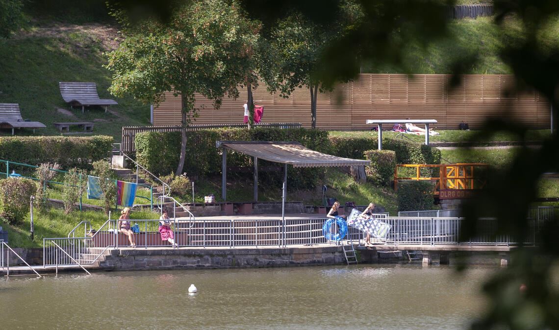 Am Tiefen See soll künftig ein Sicherheitsdienst für Ruhe sorgen. Erste Probleme mit Lärm in den Abend- und Nachtstunden gab es wohl schon in jüngster Zeit. Archivfoto: Fotomoment