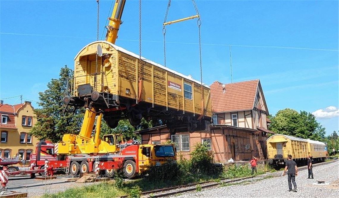 Eisenbahnwaggon wird zum Café
