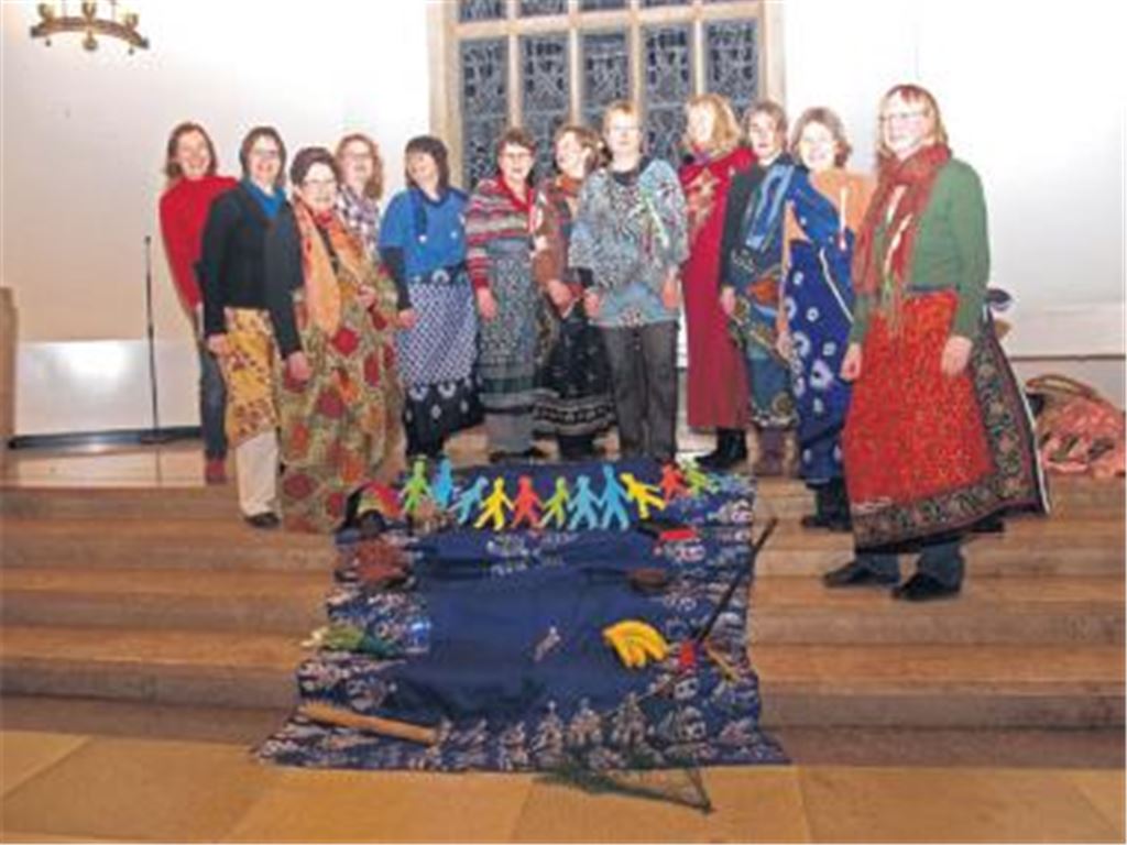 Am Weltgebetstag gestalten Sprecherinnen der evangelischen Paulus- und  Andreas-Kirchengemeinde, der evangelisch-methodistischen Kirchengemeinde und der katholischen Herz Jesu-Kirchengemeinde die Liturgie des ökumenischen Gottesdienstes in der Pauluskirche.
Foto: Filitz