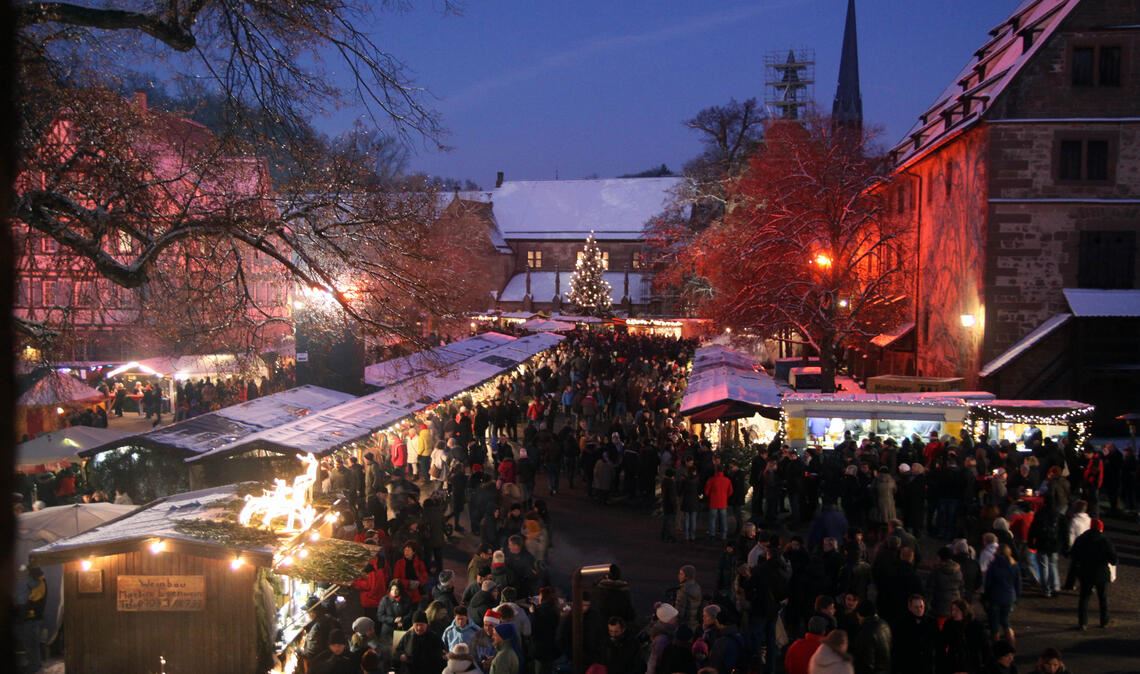Am zweiten Adventswochenende lockt wieder der Weihnachtsmarkt ins Kloster Maulbronn. Foto: Archiv