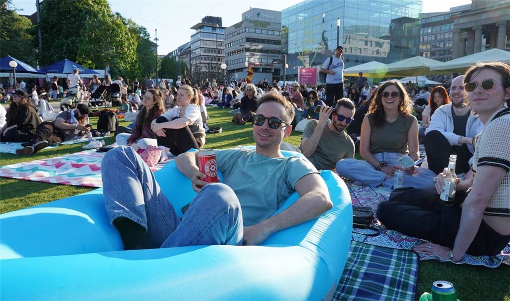 Ambiente beim Trickfilm-Festival im Mai 2026 auf dem Stuttgarter Schlossplatz.
