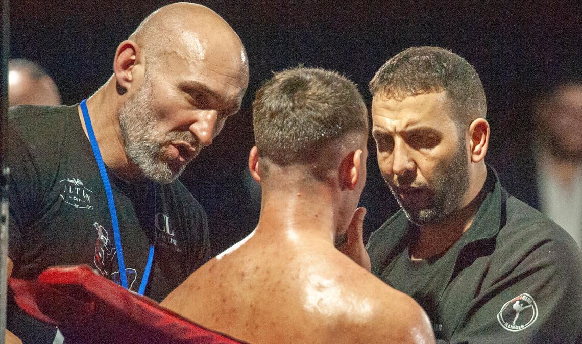 Amin Shakshir und Manuel Kiesling sind den ganzen Tag im Einsatz und unterstütze...