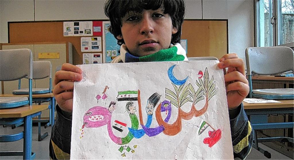 Amjad hat die traumatischen Erlebnisse vor und nach der Flucht in einem Bild festgehalten. Grundlage sind die von rechts nach links zu lesenden arabischen Buchstaben des Wortes Syrien.