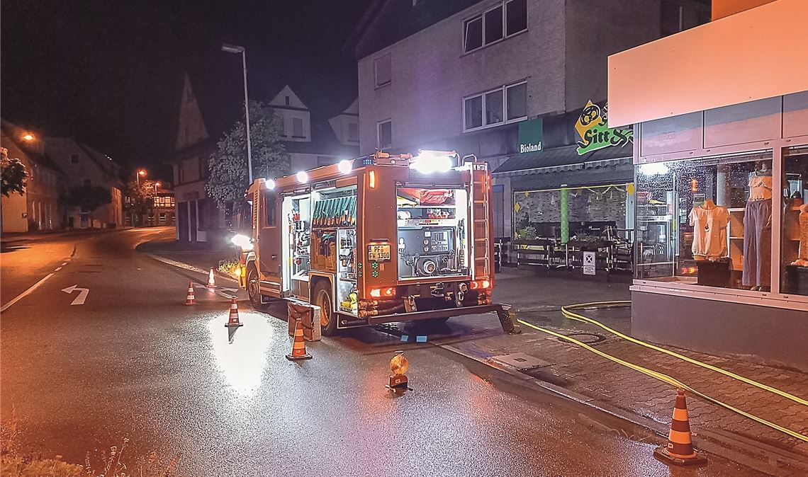 An 39 Einsatzstellen ist die Illinger Feuerwehr im stundenlangen Nachteinsatz gefordert. Foto: privat