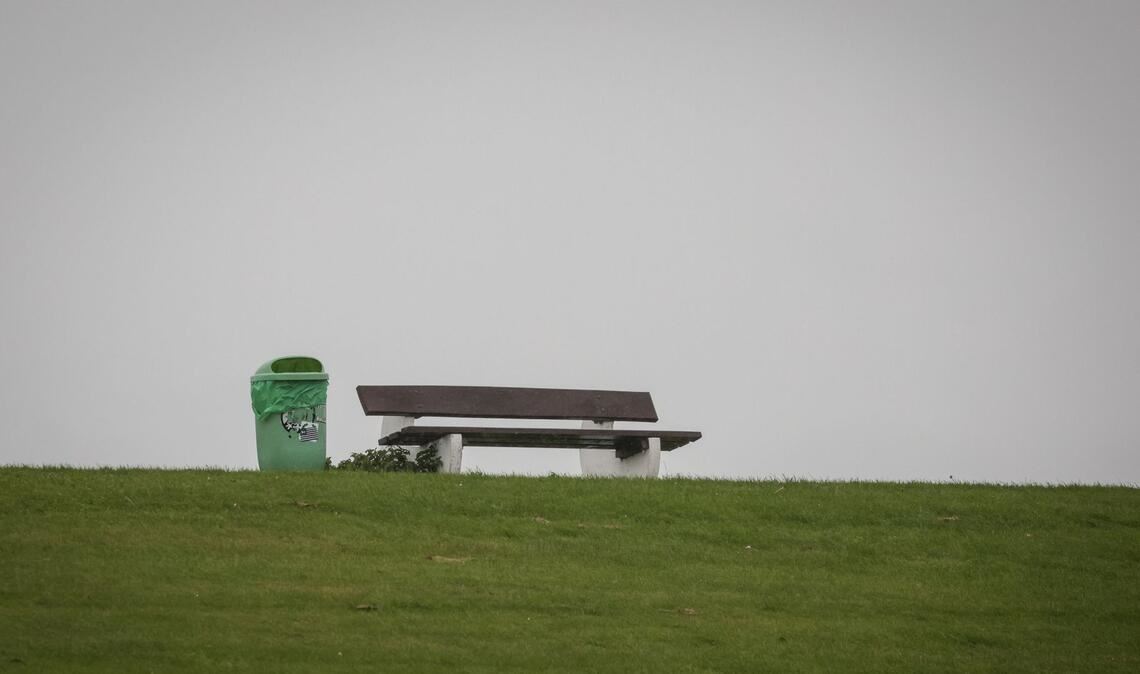 An den Küsten kann es zum Wochenbeginn stürmisch werden. (Symbolbild)