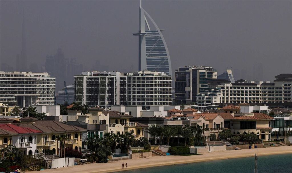 An den Stränden von Dubai sind aktuell nur wenige Menschen zu sehen – zu gefährlich ist die Lage derzeit.