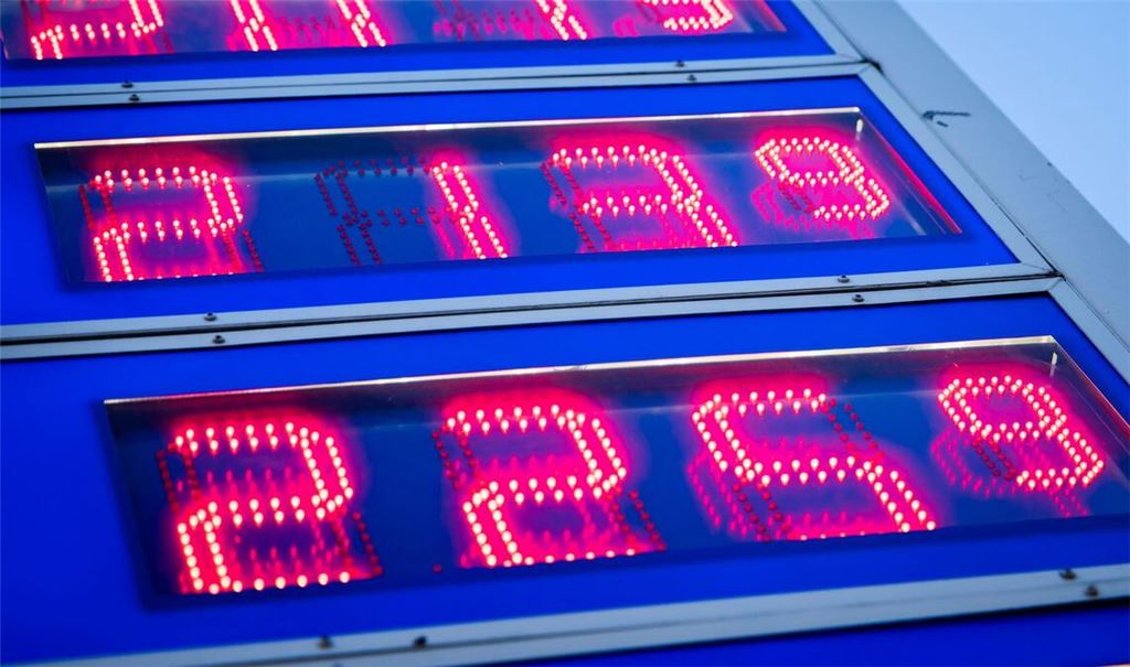 An den Tankstellen bekommen die Menschen in Deutschland die Auswirkungen des Krieges im Iran zu spüren. (Symbolbild)