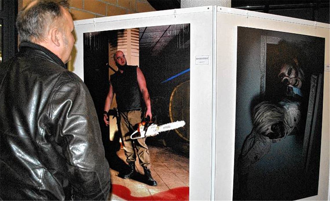 An der Kunst scheiden sich die Geister: Provokante Interpretationen der Mühlehof-Thematik sind seit Donnerstag im Mühlacker Rathausfoyer zu sehen. 