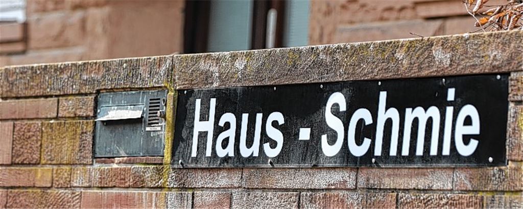 Polizeieinsatz vor dem Haus Schmie
