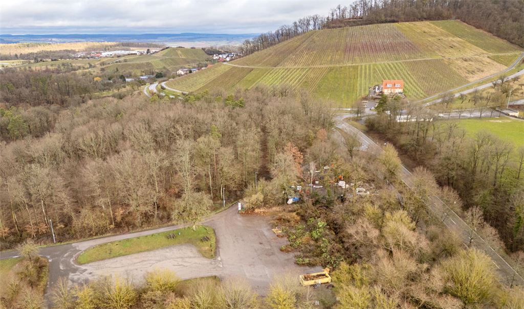An diesem Standort beim Häckselplatz wird ein gemeinsames Feuerwehrhaus für die Sternenfelser Ortsteile Sternenfels und Diefenbach gebaut. Foto: Fotomoment