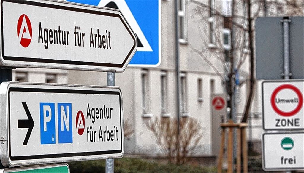 An ihrem Arbeitsplatz, der Agentur für Arbeit an der Mühlacker Hindenburgstraße, hat sich eine Angeklagte finanziell bereichert.